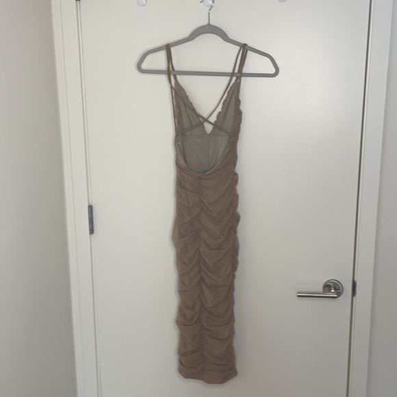 Fiji revolve midi dress - Picture 5 of 6